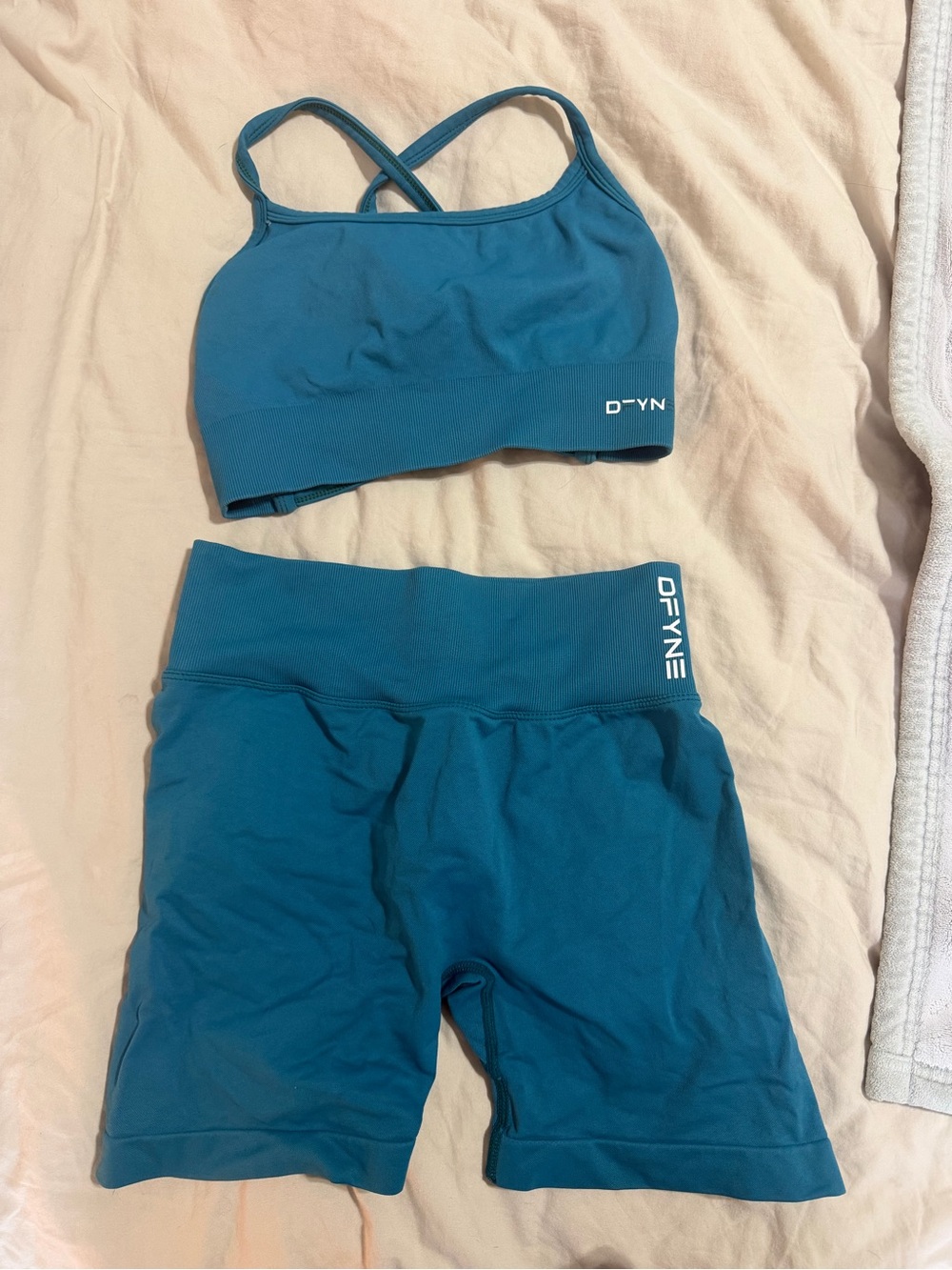 Dfyne Women's Teal Active Rashguard Top and Bike Shorts Set 4.5”